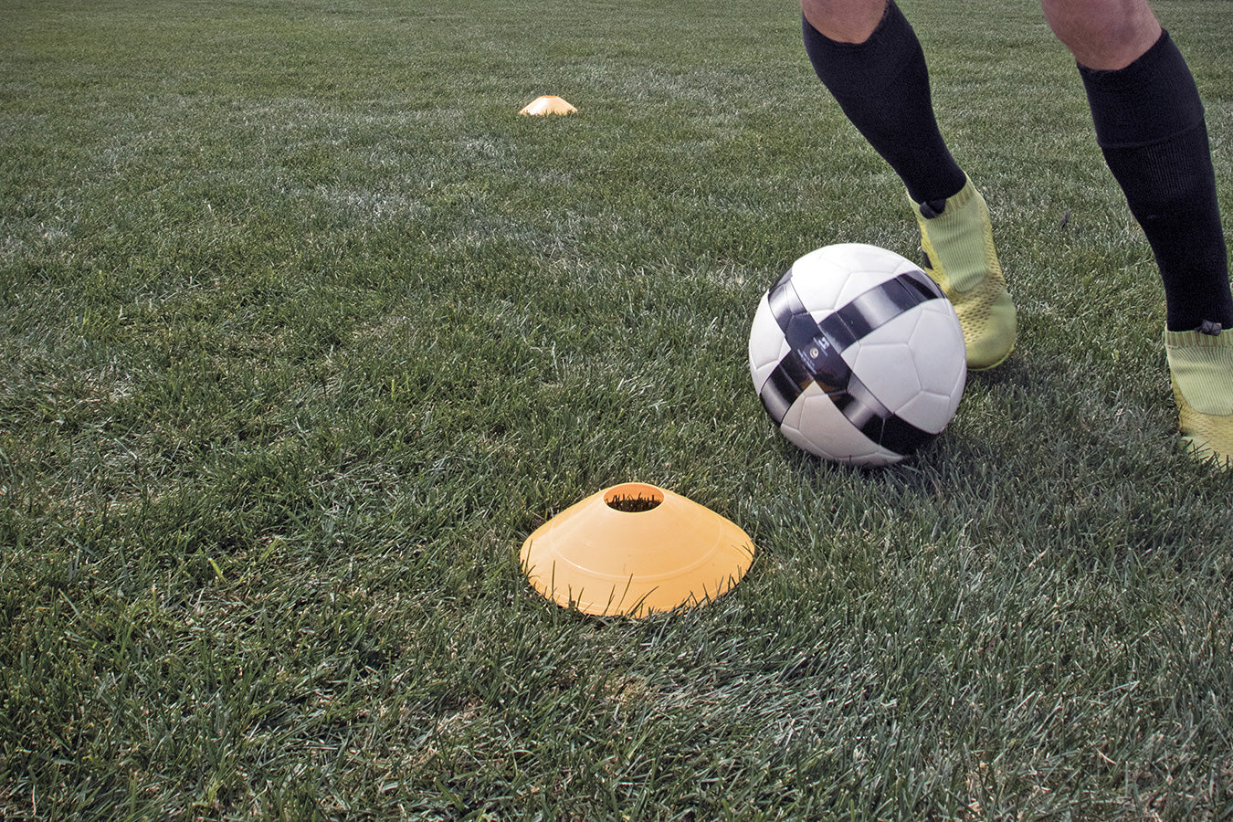 Training Equipment - Kwik Goal Small Disc Cones